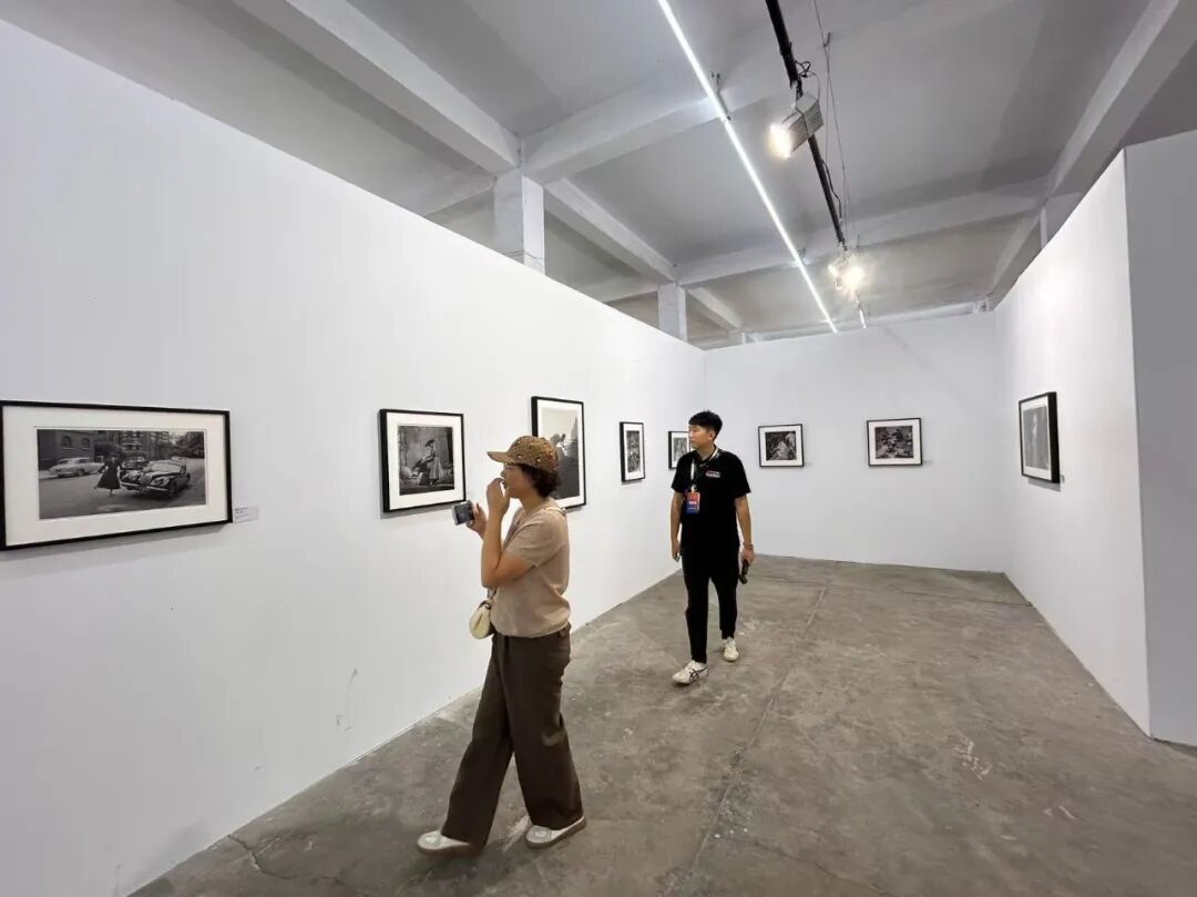 大师展|弗兰克·霍瓦特:把纪实的温度,装进时尚的光影里 · 配图 9