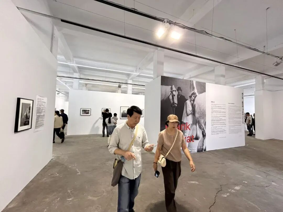大师展|弗兰克·霍瓦特:把纪实的温度,装进时尚的光影里 · 配图 7