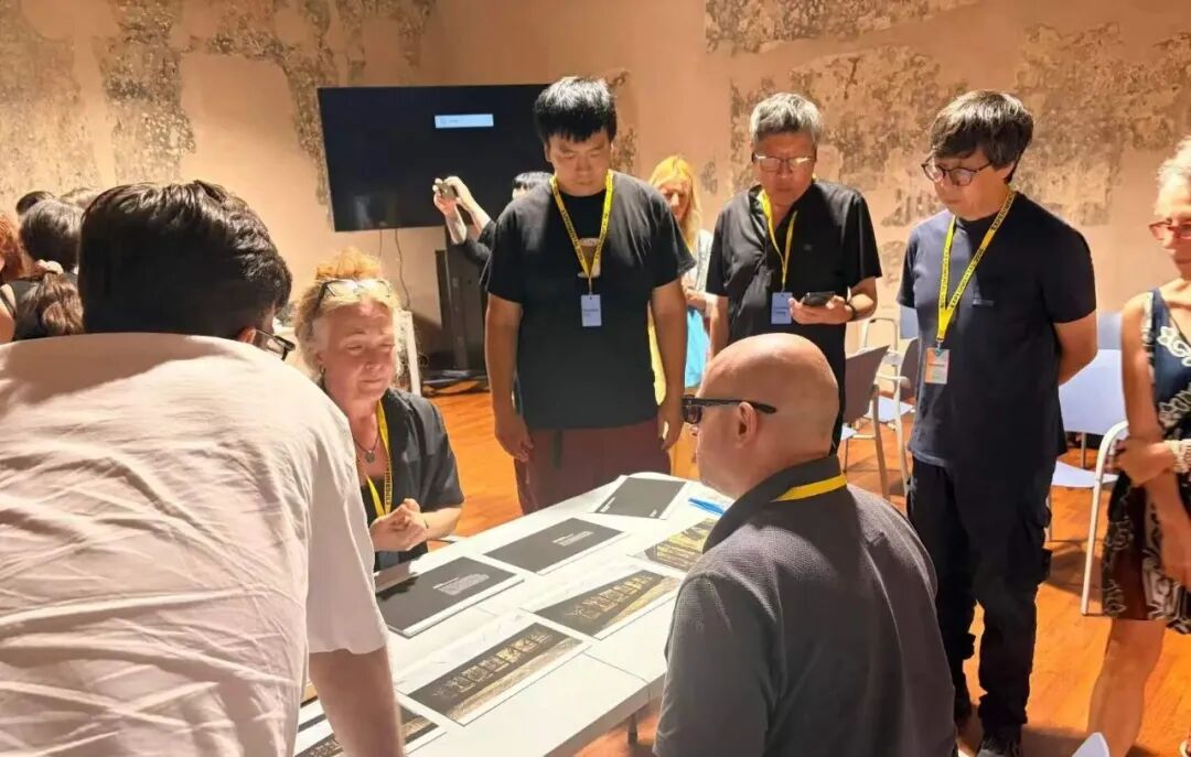 平遥国际摄影大展艺术总监张国田、策展人那日松,受邀担任巴塞罗那实验摄影节国际评委 · 配图 5